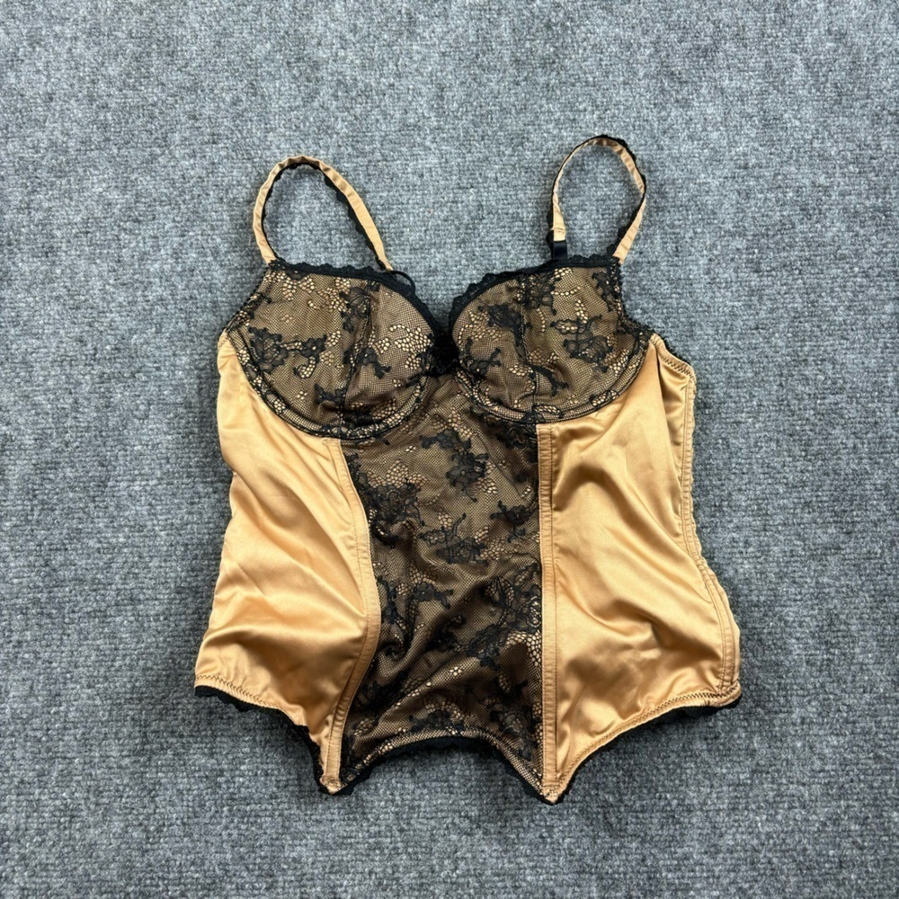 VICTORIA’S SECRET VERY SEXY Satin Lace Corset Golden Satin/Black Lace size: 34B